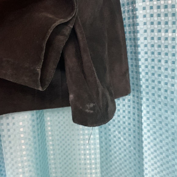 I have a suede and leather jacket - Picture 5 of 11